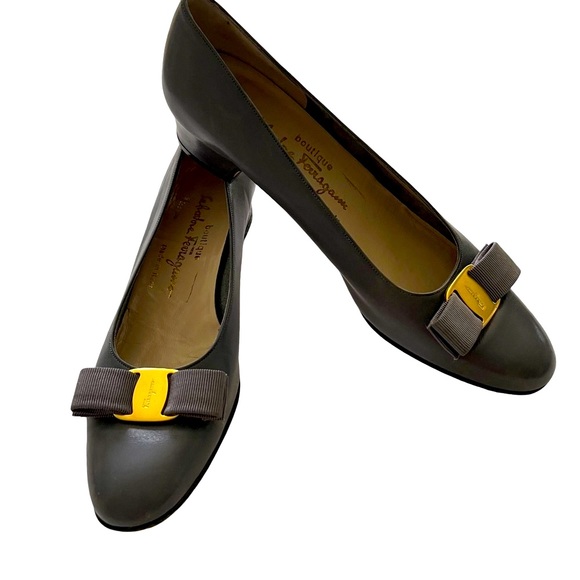 Salvatore Ferragamo Shoes - Salvatore Ferragamo Gray Leather Slup on Loafer Heels with bow. Size 9.5